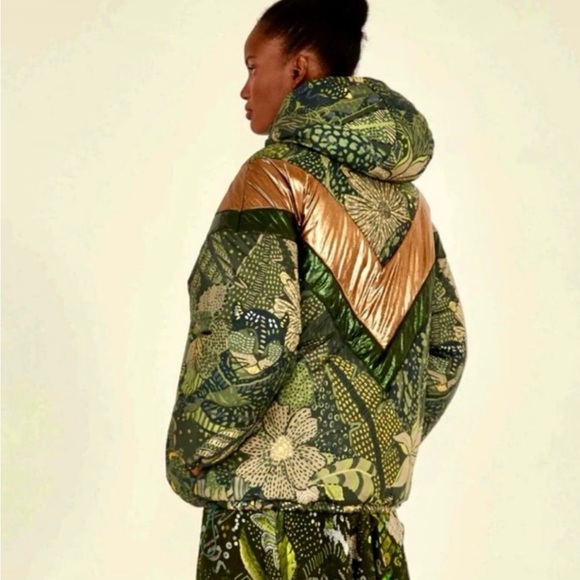 Farm Rio, NWT,Green Metallic Leopard Print Reversible Puffer Jacket, Size Small - Picture 11 of 16